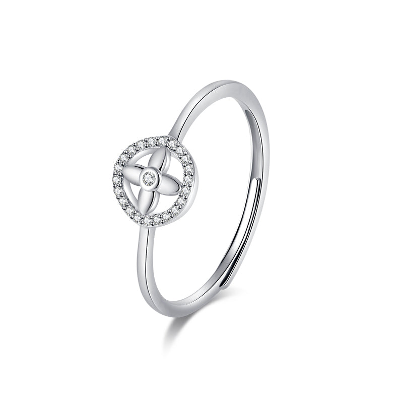 Round Four-Leaf Clover Ring